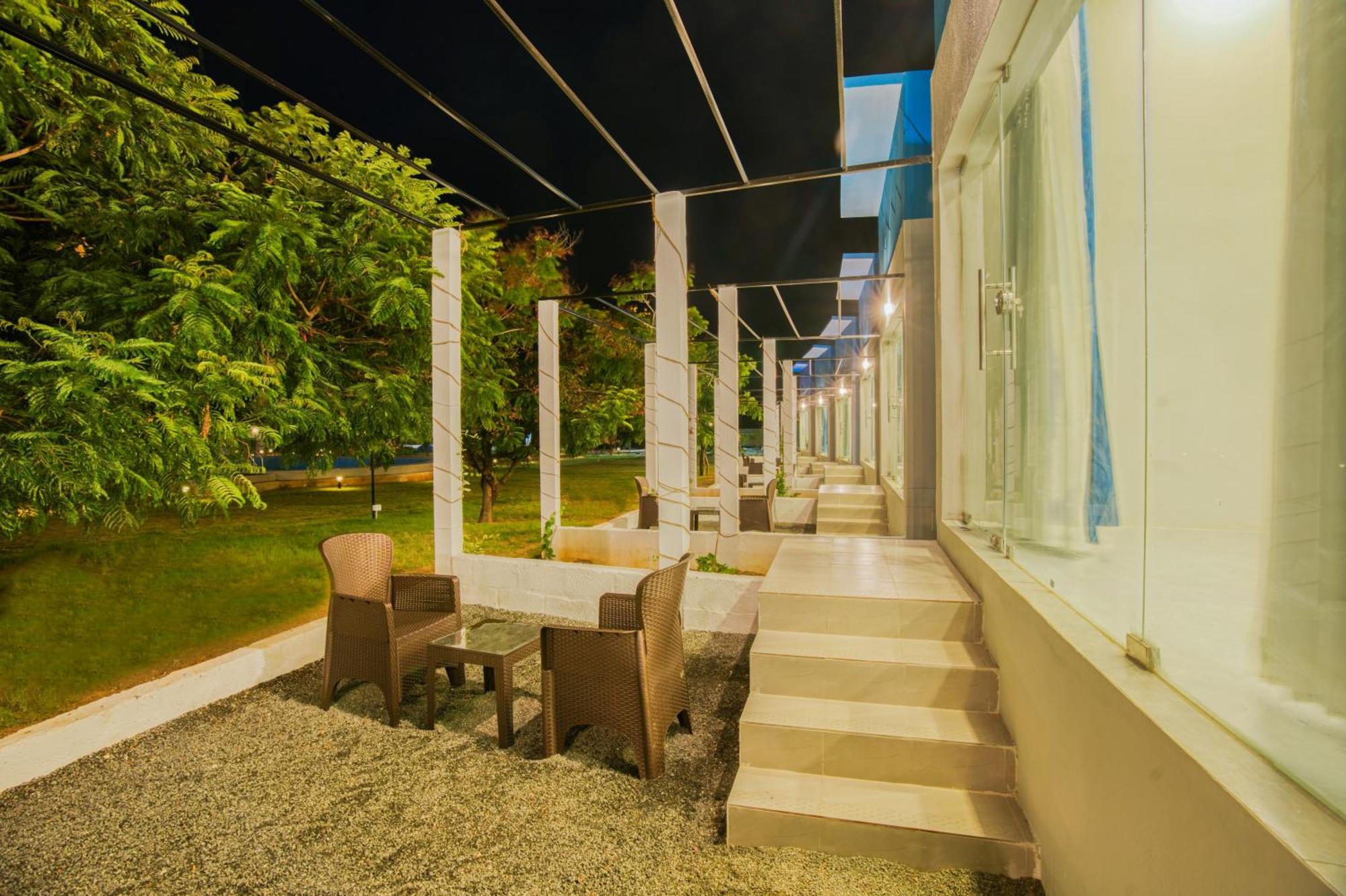 Seaborne Beach Resort Auroville Exteriör bild