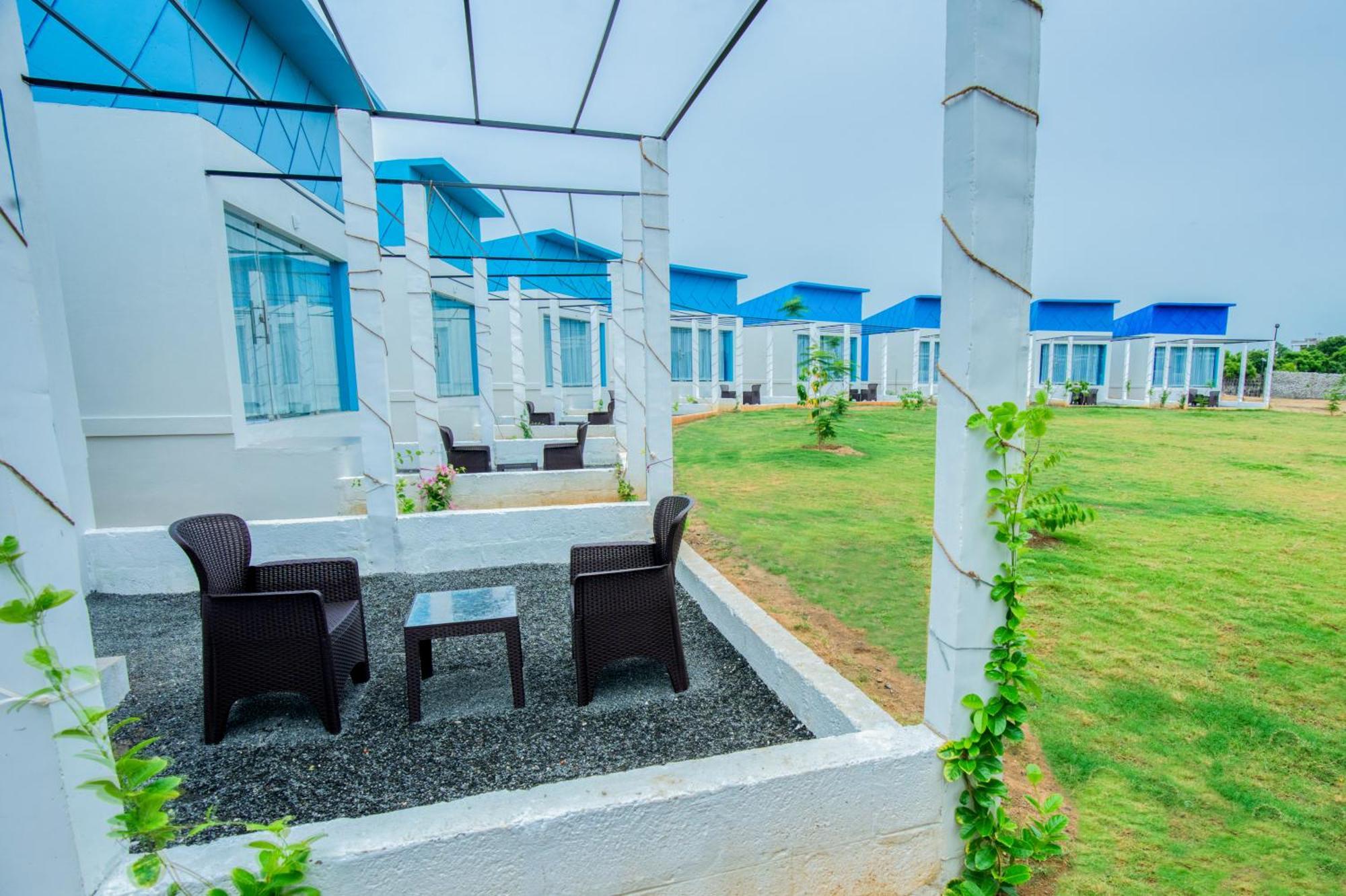 Seaborne Beach Resort Auroville Exteriör bild